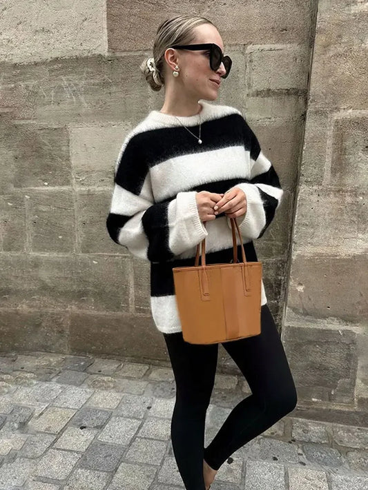 Casual O-Neck Black White Stripes Loose Sweaters